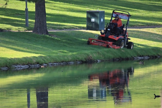 Best Commercial Lawn Mower Blades