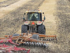 What Is The Difference Between A Rotavator And A Tiller?