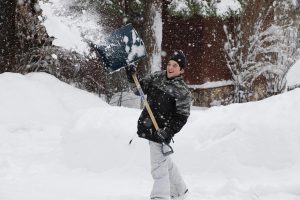 Should You Buy A Cordless Electric Snow Shovel