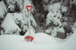 Best Shovel For Compacted Snow